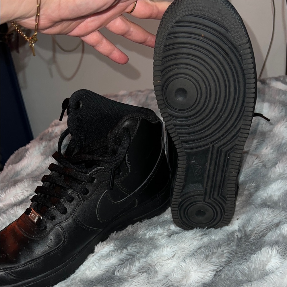 Nike Black Air Force 1 Men's Sneakers - Picture 4 of 6